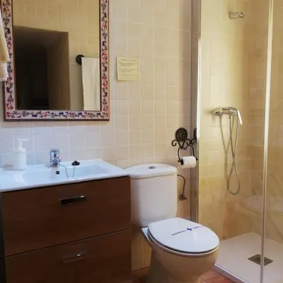 Un baño de Hotel Don Carlos Cáceres
