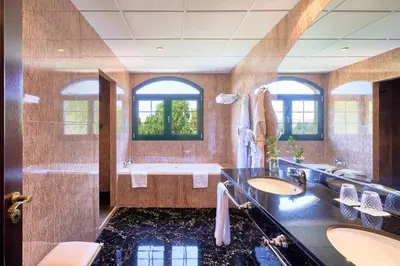 Un baño de Hotel Sonsoles Ávila