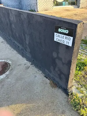 Certificado, premio, señal o documento que está expuesto en Apartamentos EL SOHO INDUSTRIAL