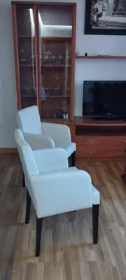 Una televisión o centro de entretenimiento en La Casa del impresor