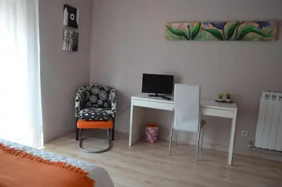 Una televisión o centro de entretenimiento en DOMUS SALAMANCA. MELCHOR CANO. Centro. 4 dormitorios