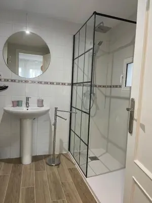 Un baño de Apartamentos Turísticos LOS BARRUECOS