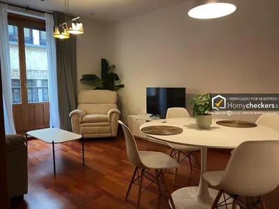 Una televisión o centro de entretenimiento en HomyAT PRIOR ORUS