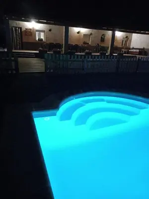 Piscina en o cerca de CASA RURAL LA HOJA EL VALLE