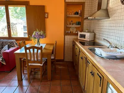 Una cocina o zona de cocina en Casa Rural Roja