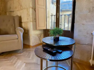 Zona de estar de Apartamento Plaza Mayor Salamanca con 2 balcones a la misma Plaza Mayor