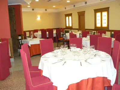 Un restaurante o sitio para comer en Hotel II Castillas Ávila