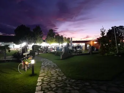 Jardín al aire libre en Hotel Mozárbez Salamanca