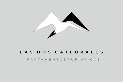 Certificado, premio, señal o documento que está expuesto en Las Dos Catedrales 2