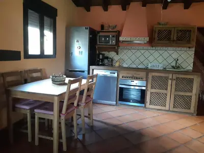 Una cocina o zona de cocina en La Celestina
