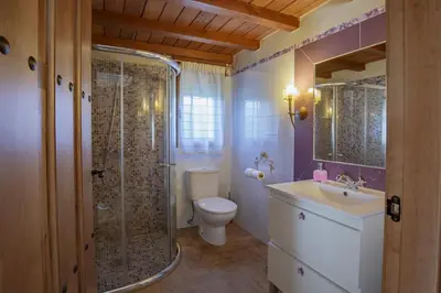 Un baño de Casa Rural Las Picotas
