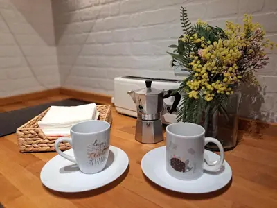 Utensilios para hacer té y café en La Encina del Abuelo