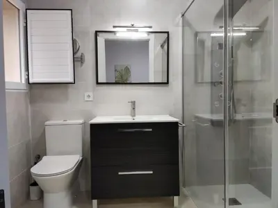 Un baño de Rucanon 2 La casa del campo 4 Estrellas, Piscina y Golf