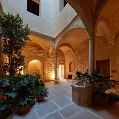 Casa Palacio PAREDES SAAVEDRA by ATRIO