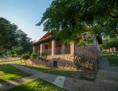 Jardín al aire libre en Las Cabañas de La Vera