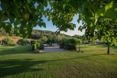 Paisaje cerca of this country house
