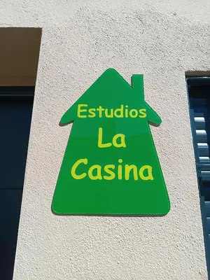 Certificado, premio, señal o documento que está expuesto en Estudios La Casina