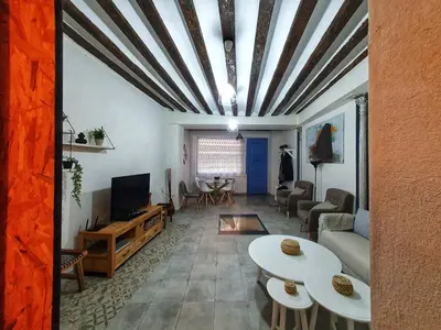 Una televisión o centro de entretenimiento en Casa Albarrana