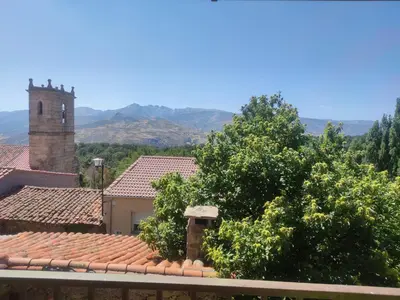 Vista general de una montaña o vista desde la casa o chalet