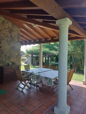 Un patio o zona al aire libre en Los 11 Postes