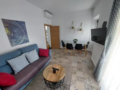 Una televisión o centro de entretenimiento en apartamentos fuente nueva sande
