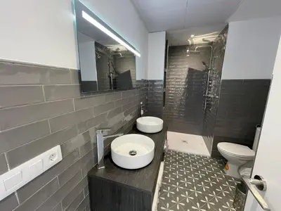 Un baño de El Mentidero AT-CC-00762
