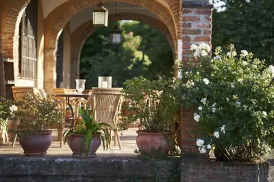 Jardín al aire libre en Lagar La Pizarra Casa Rural
