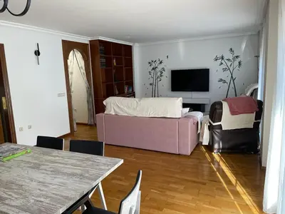 Una televisión o centro de entretenimiento en El sitio de mi recreo Ávila