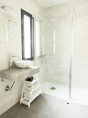 Un baño de VUT Adarve