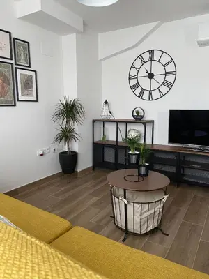 Una televisión o centro de entretenimiento en Las Casas de Lola